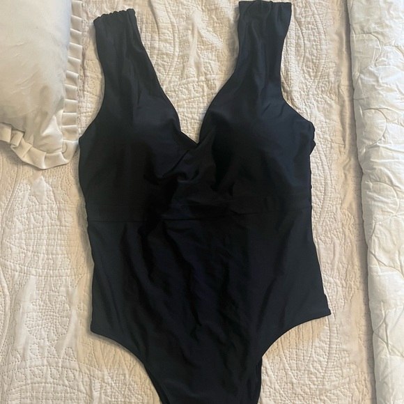 Summersalt swimsuit and swim skirt. - Picture 5 of 10